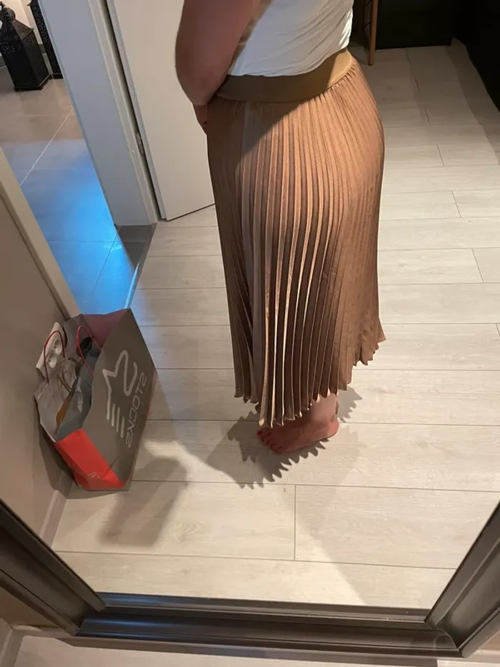 Jupe plissée beige H&M neuve - photo numéro 2