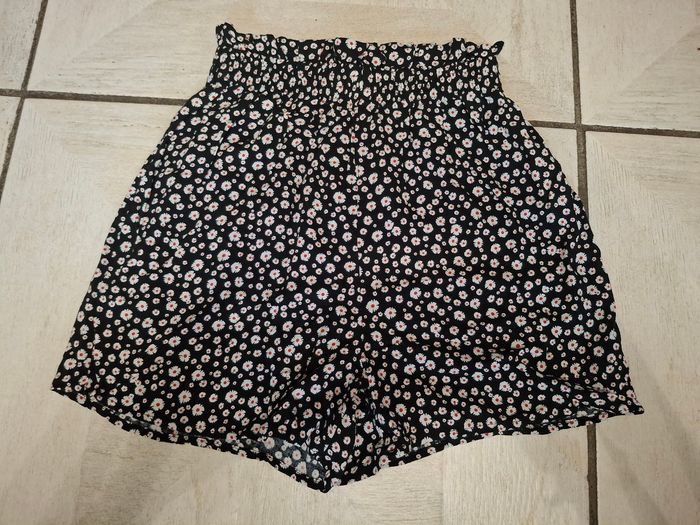 Short fleuri