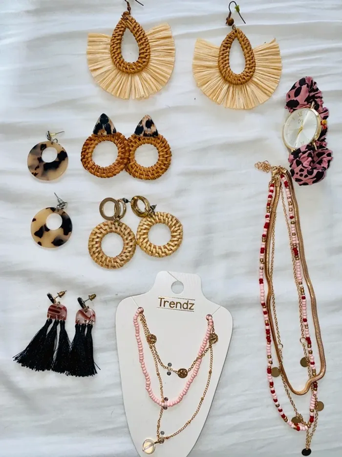 Lot bijoux fantaisie - photo numéro 2