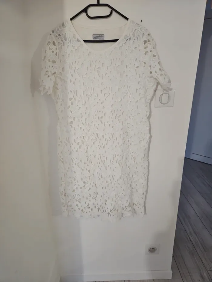 Robe broderie