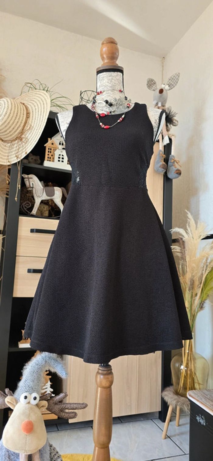 Magnifique robe patineuse noir dentelle - photo numéro 6