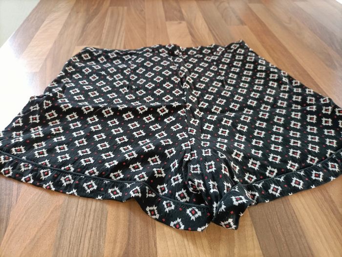 Short léger ethnique noir blanc rouge 34 Jennyfer - photo numéro 5