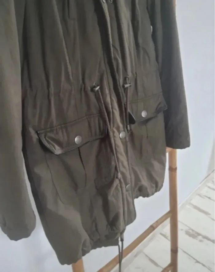 Veste Parka kaki avec capuche fourrure taille S - photo numéro 4