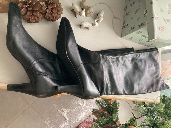 Bottes noires - photo numéro 2
