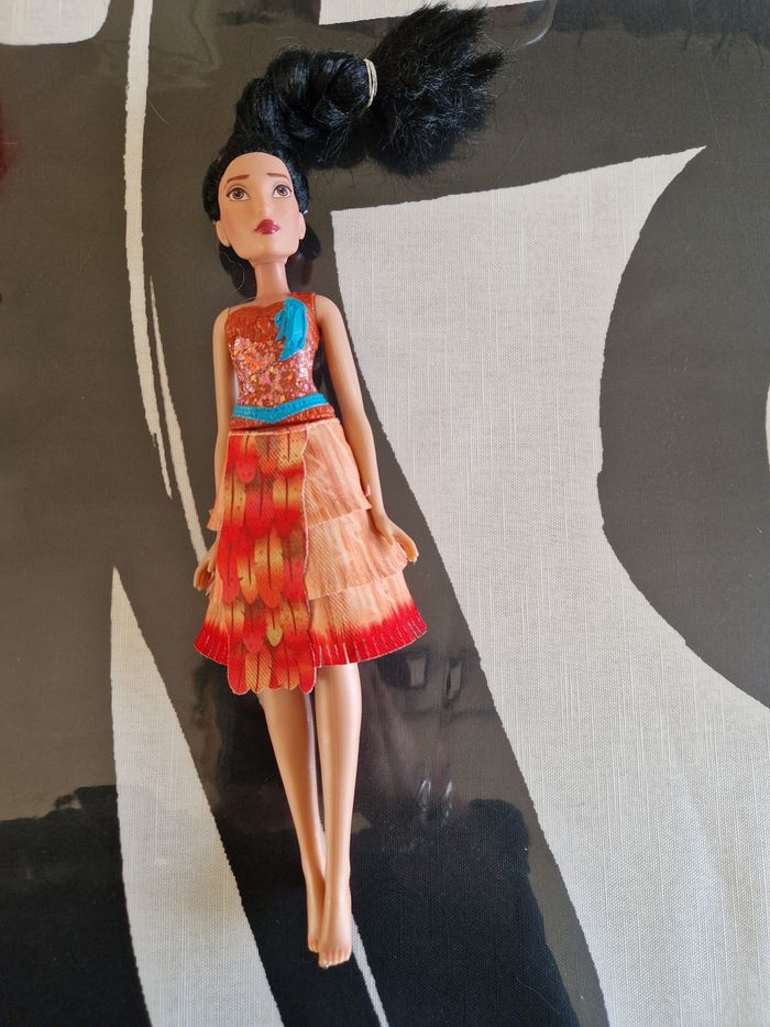 Poupee barbie disney pocahontas