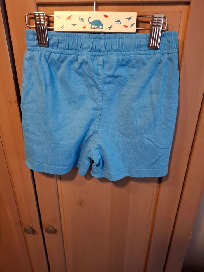 Short 4 ans - photo numéro 2