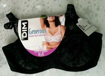 Soutien-gorge avec armatures broderie noire DIM Generous T 95B Neuf avec étiquette