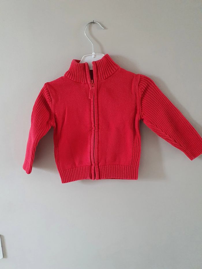 Gilet rouge zippé dpam 12 mois