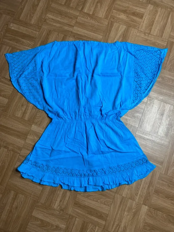 Robe avec manches en dentelles - photo numéro 6