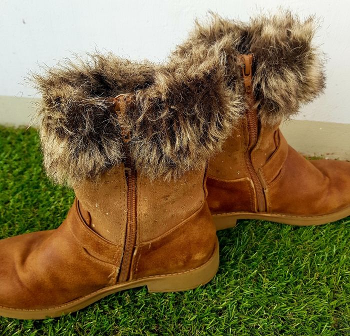 Bottines en daim taille 34 - photo numéro 2