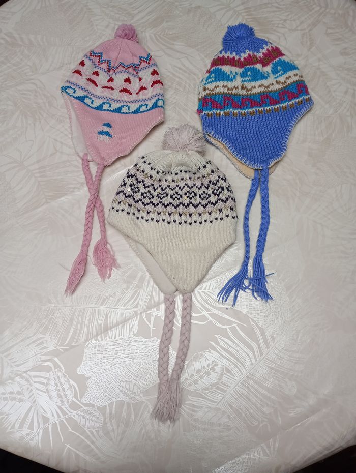 Lot bonnets fille
