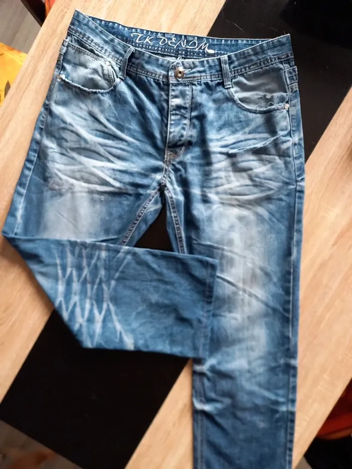 Jean's homme T46 - photo numéro 2