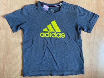 Beau T-shirt gris MC Adidas T. 10 ans/140 cm garçon TBE
