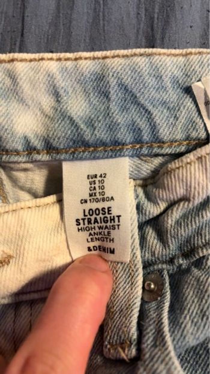 Pantalon délavé blanc et bleu claire