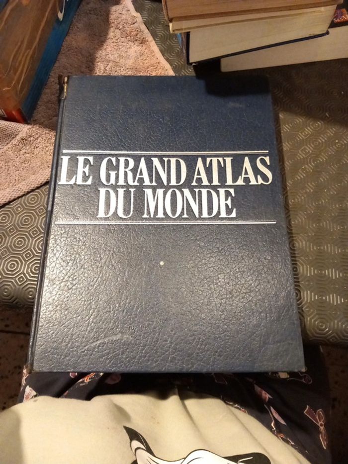 Livre Le Grand Atlas du monde
