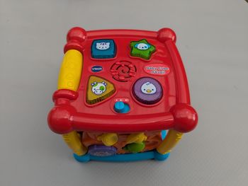 Cube d'éveil VTech