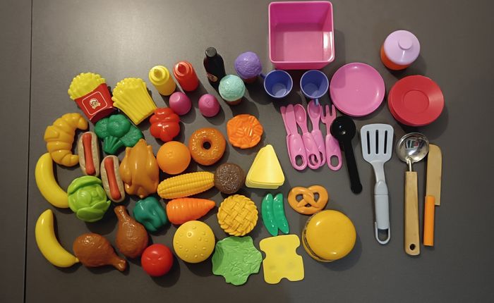 Cuisine en bois avec accessoires - photo numéro 2