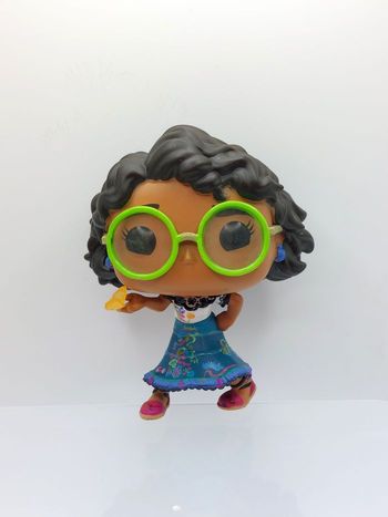 Funko Pop DISNEY Mirabel Madrigal ENCANTO 10 cm N°1145 socle manquant