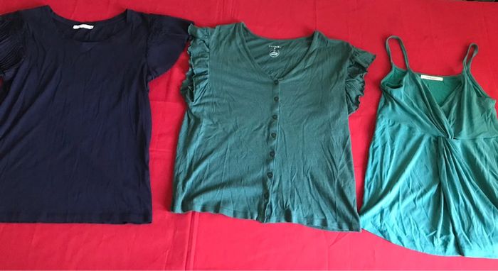 Lot de 3 hauts/t-shirts de marque Camaïeu en taille S et XS - photo numéro 16