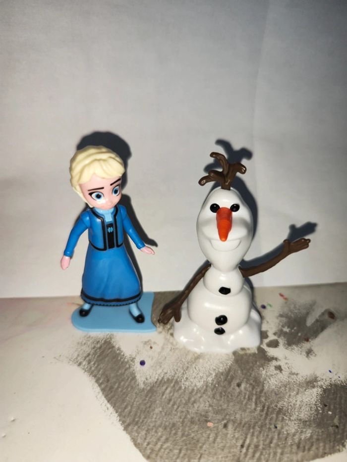 Figurine reine des neiges neuves
