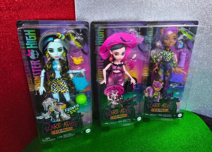 3 Monster high playa