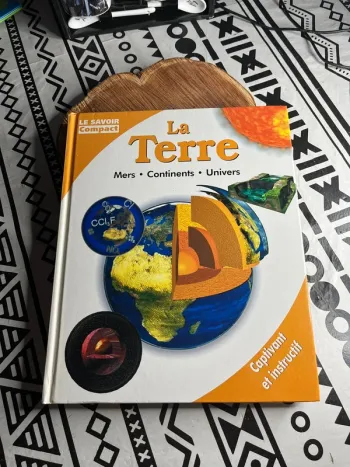Livre La Terre