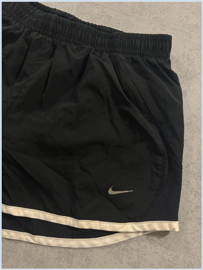 Short Running Nike Noir Taille S - photo numéro 2