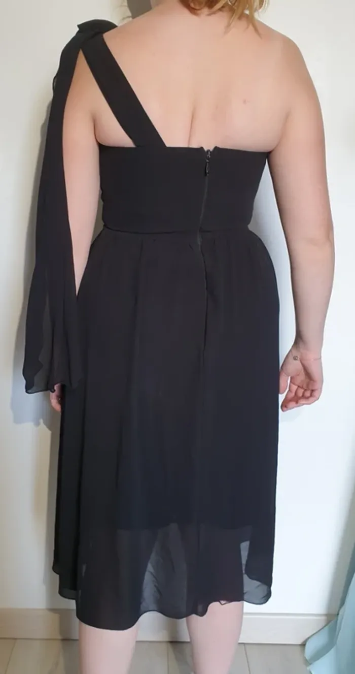 Robe noir - photo numéro 2