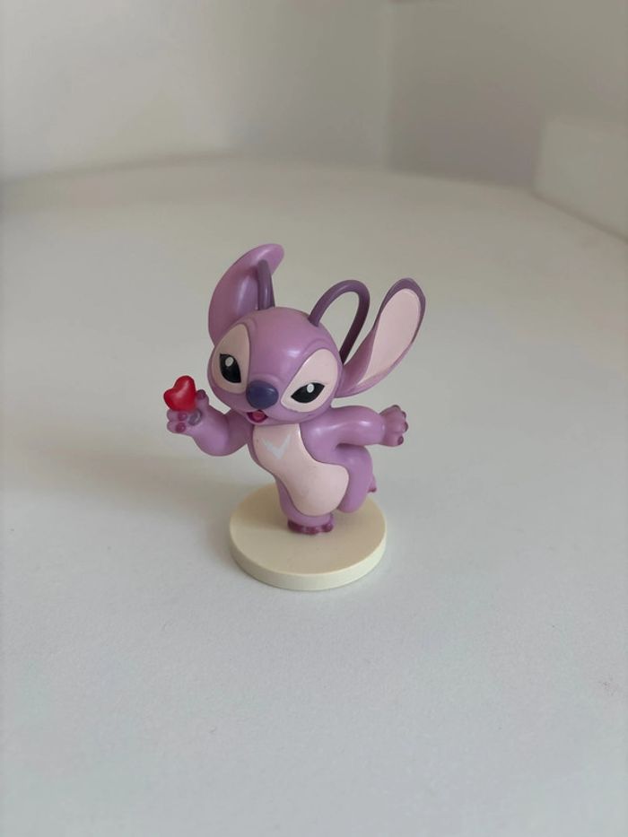 Figurine stitch angel