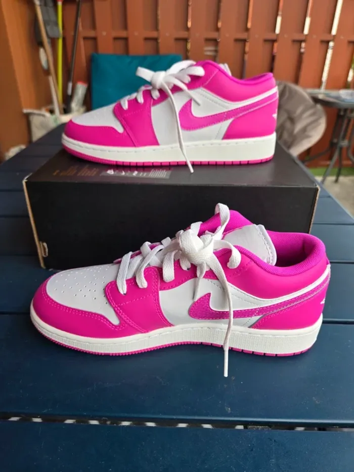 Nike air Jordan 1 low rose fuchsia neuves taille 38,5 - photo numéro 3