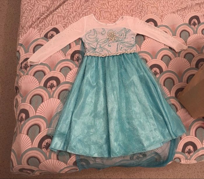 Robe anniversaire reine des neiges - photo numéro 5