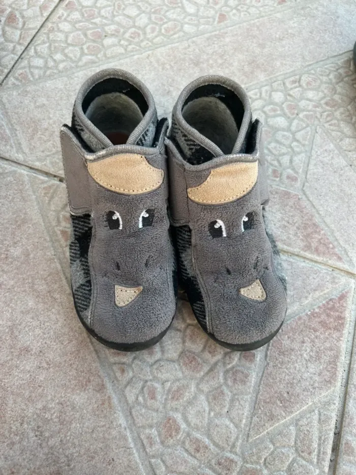 Lot 2 paires de chaussons Bellamy T 27 - photo numéro 2