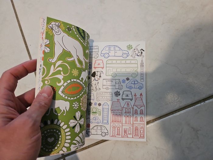 Livre incroyables coloriages Neuf cont1 - photo numéro 11