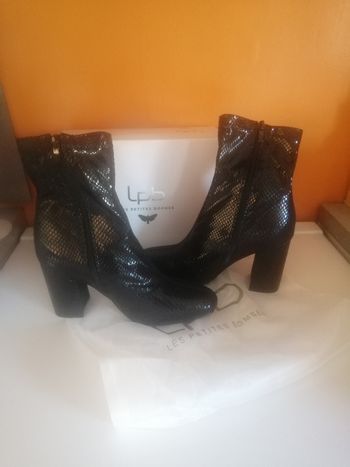 🌸Bottines noires motifs python Taille 38 "Les Petites  Bombes 2023 " Neuves