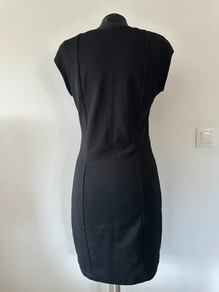 Robe noire cintrée Mosquitos - photo numéro 5