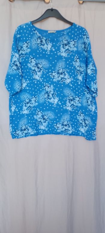 Très joli haut femme T U 