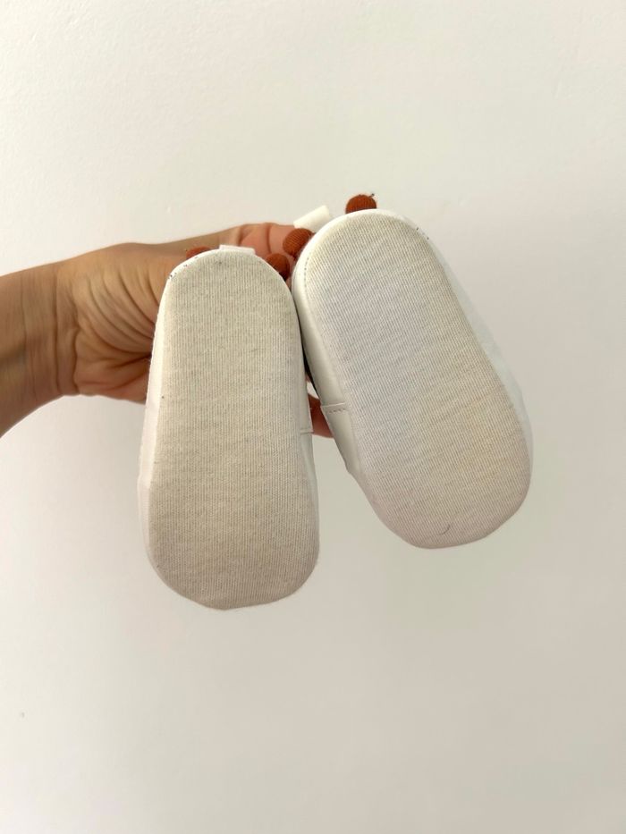 Lot chaussures bébé fille taille 3/6mois - photo numéro 10