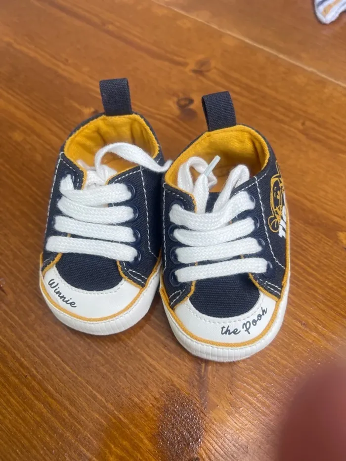 Chaussures Winnie taille 18