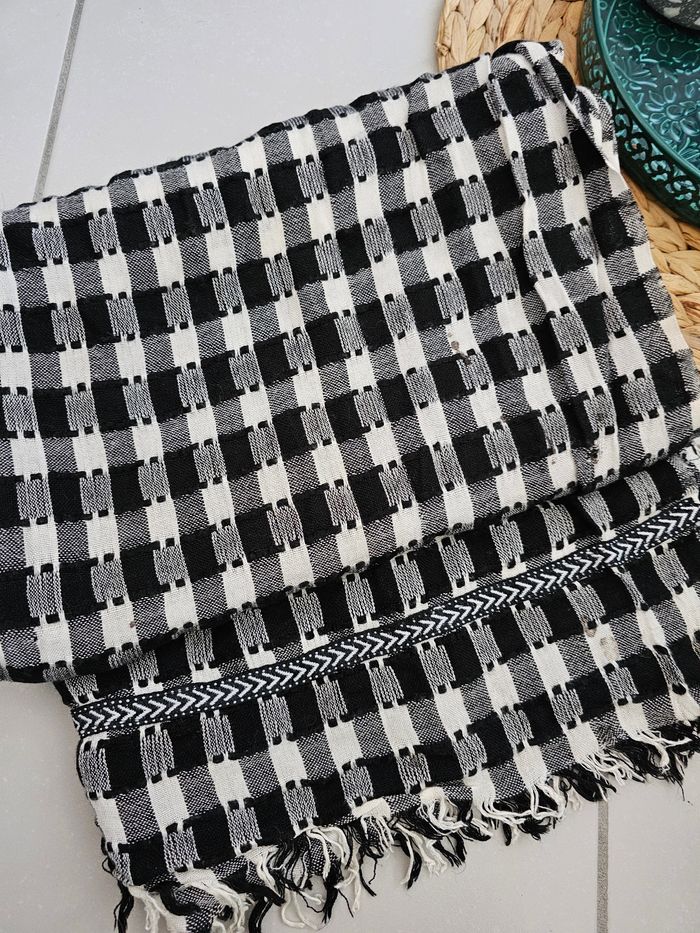 Foulard noir et blanc - photo numéro 3