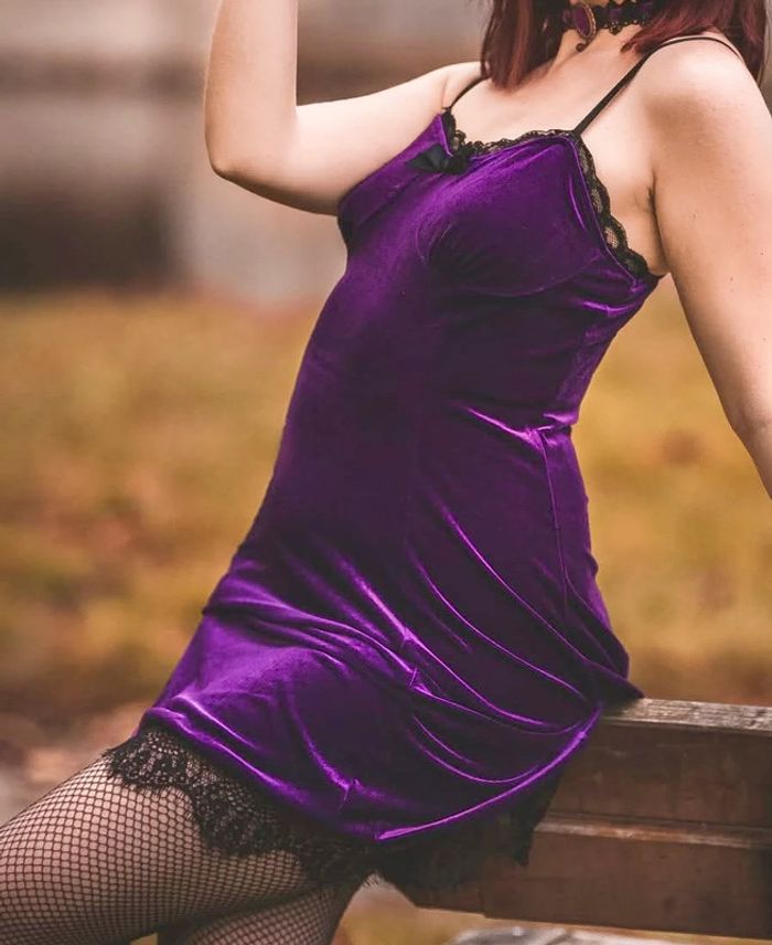 Robe violette goth en velours et dentelle Shein 38 - photo numéro 4