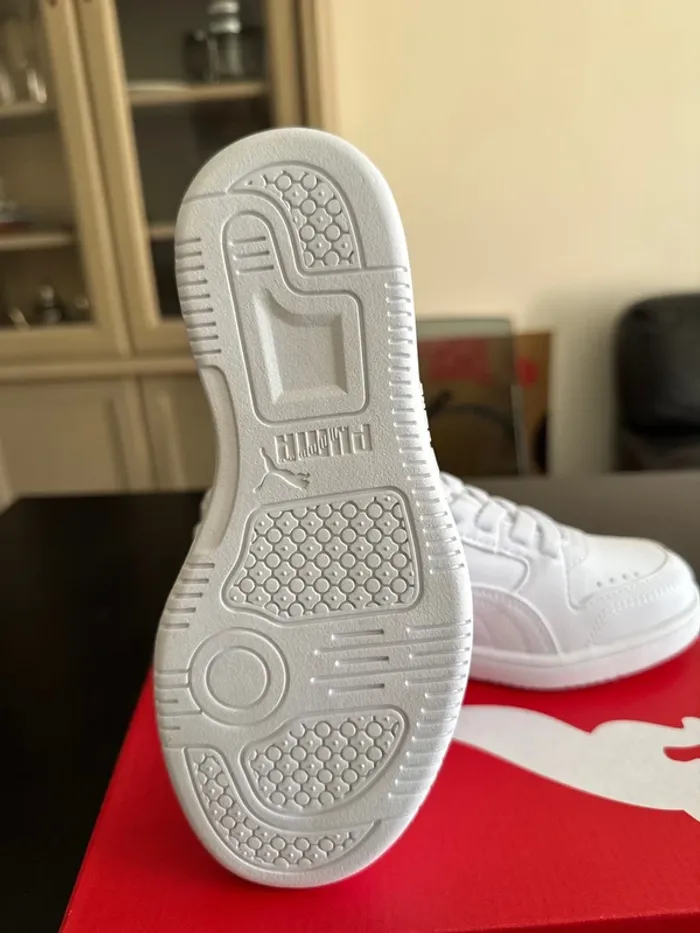 Baskets Puma Rebound Joy Lo AC PS blanches enfants – Pointure 32 (EU) - photo numéro 7