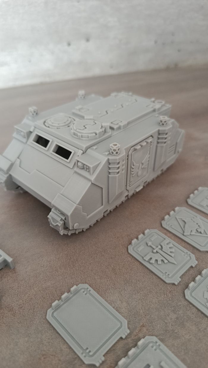 Char Rhino WH 40K wargame 25 € - photo numéro 3
