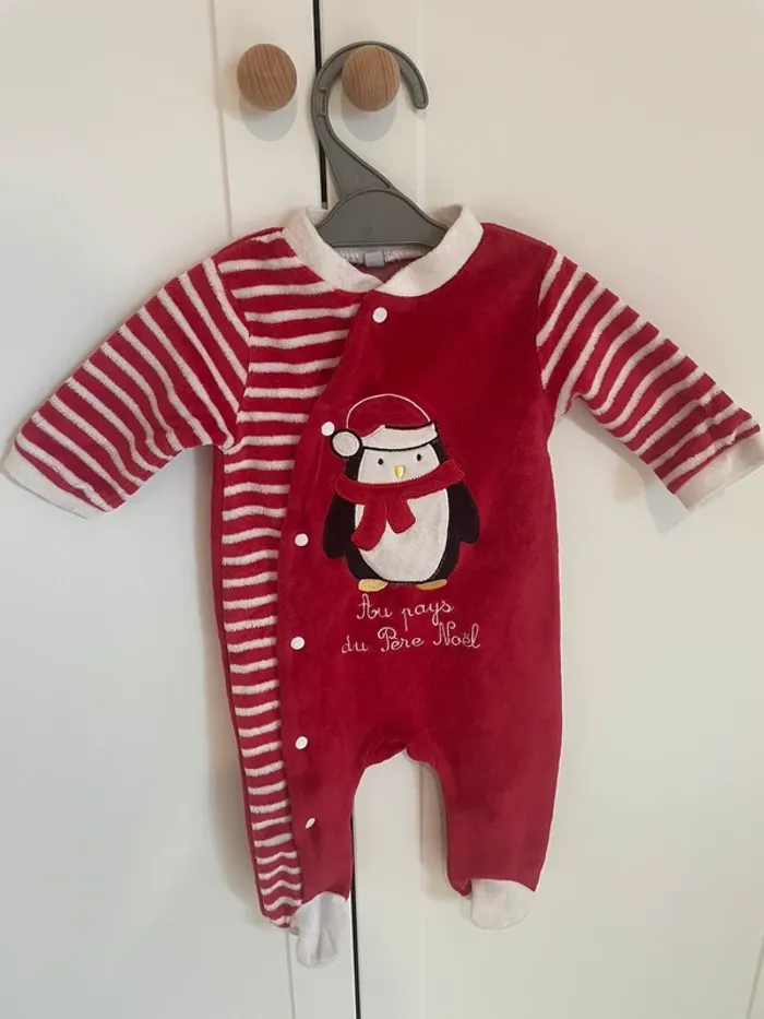 2 pyjamas Noël - photo numéro 2
