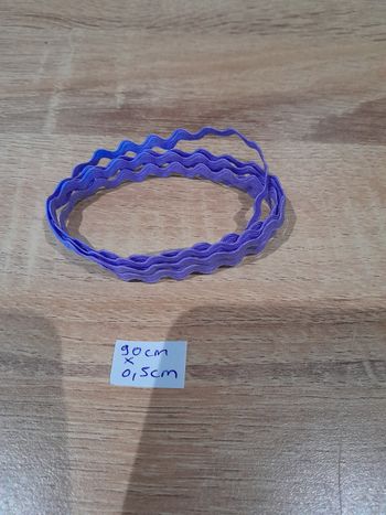 90cm de ruban violet 0,5cm de large