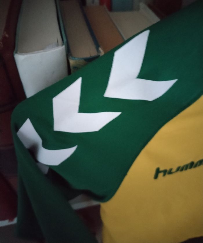 Haut manches longues "Hummel" 6/8 ans neuf - photo numéro 3