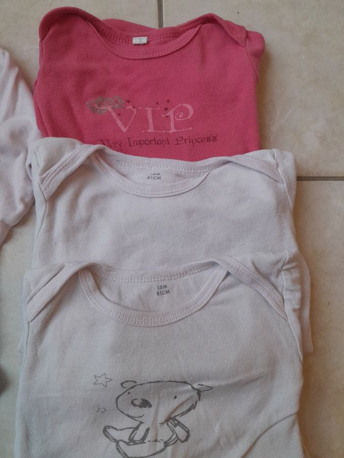 Lot de 4 bodys - photo numéro 2