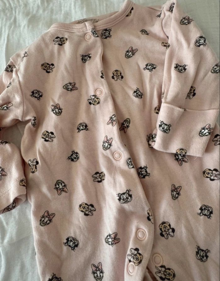 Lot de Pyjamas - Disney Baby - Primark - excellent  état - 1 mois - photo numéro 6