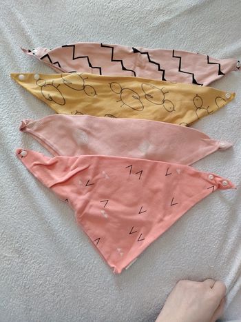 4 bavoirs viedouce🌞envoie rapide aujourd'hui ou demain