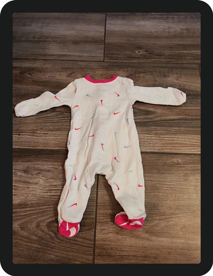 Pyjama blanc rose Nike Taille 50-56 cm - photo numéro 3