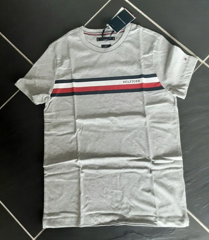 Tee-shirt  Tommy  hilfiger neuf